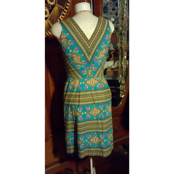Styled by Loungees 50's wrap dress geometric & flower design small side buttons - Picture 4 of 8